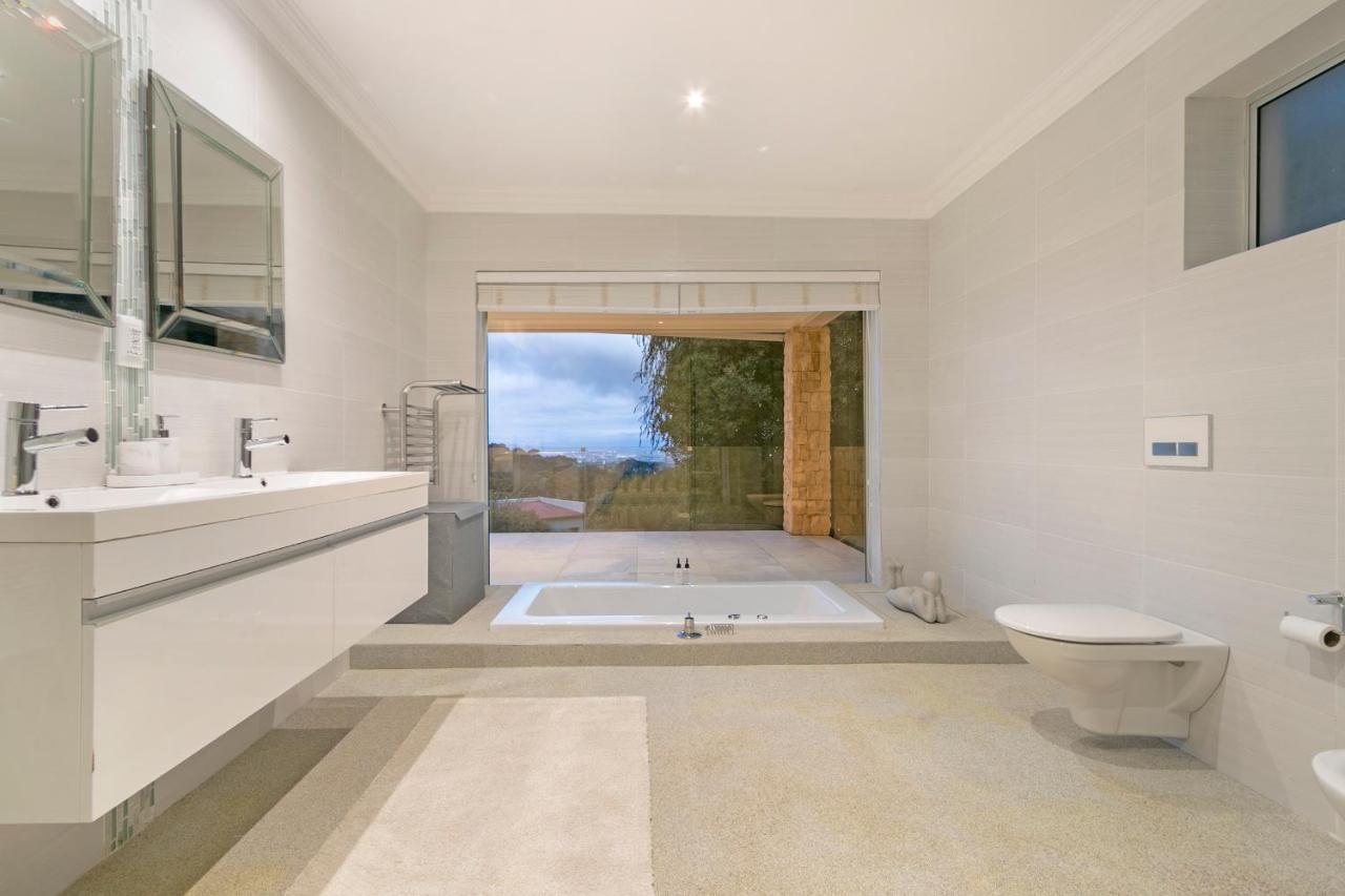 Luxury Serviced Mountain Villa In Constantia Cape Town Exterior photo